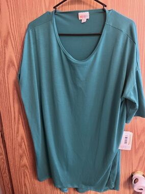 LuLaRoe Teal Scoop Neck Short Sleeve Top